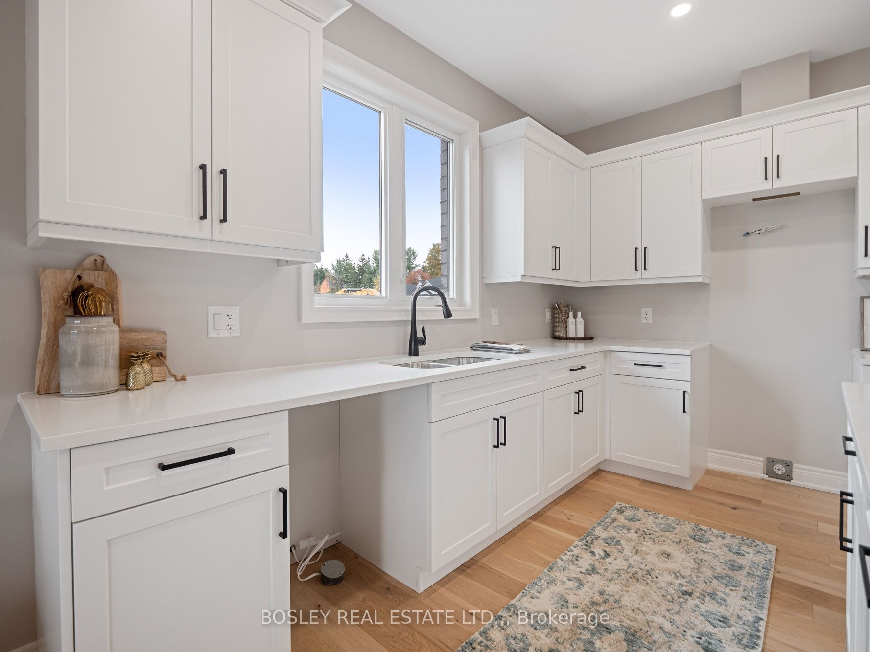 505 Royal Ridge Drive Property Photo 15
