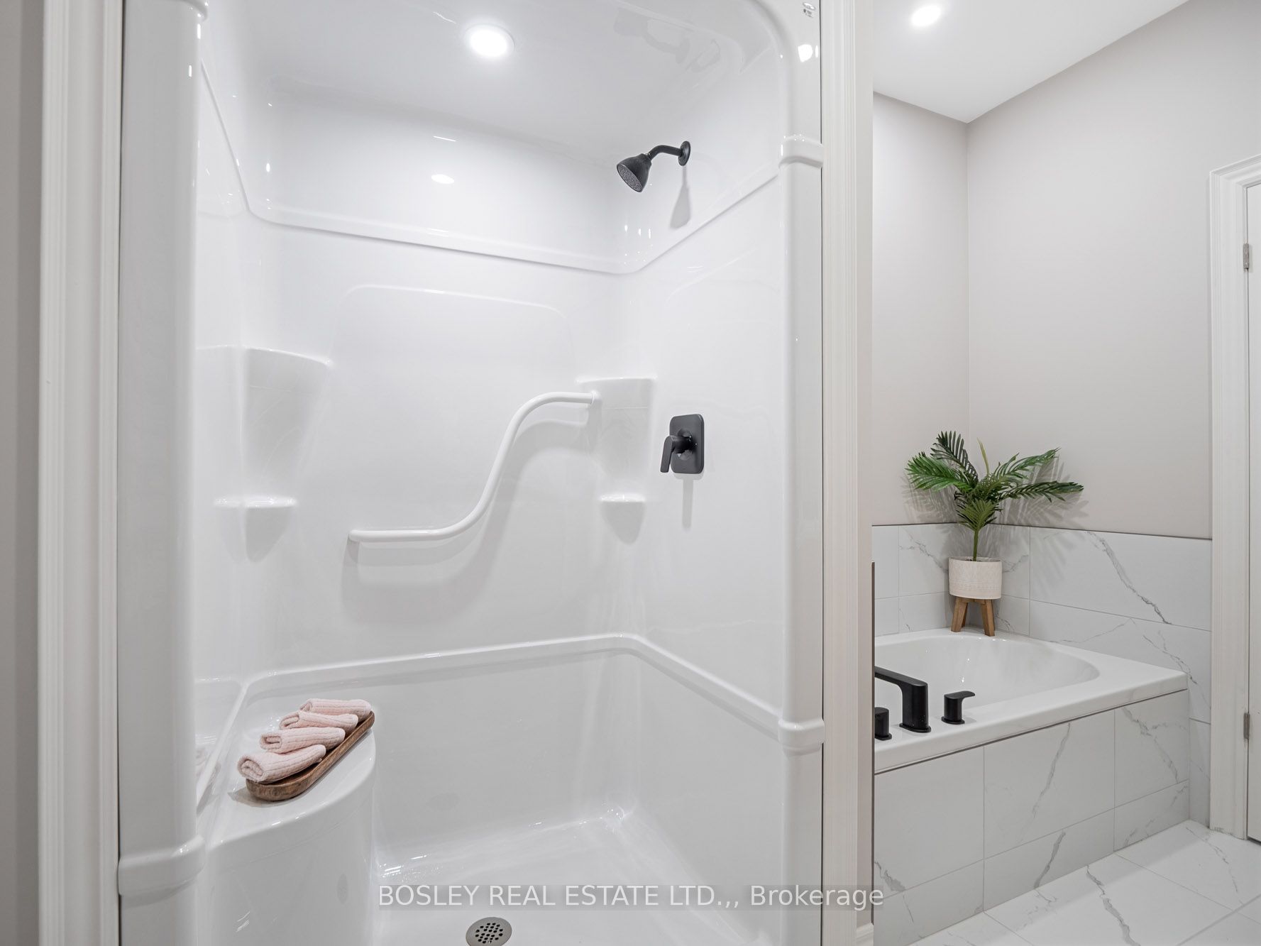 505 Royal Ridge Drive Property Photo 19