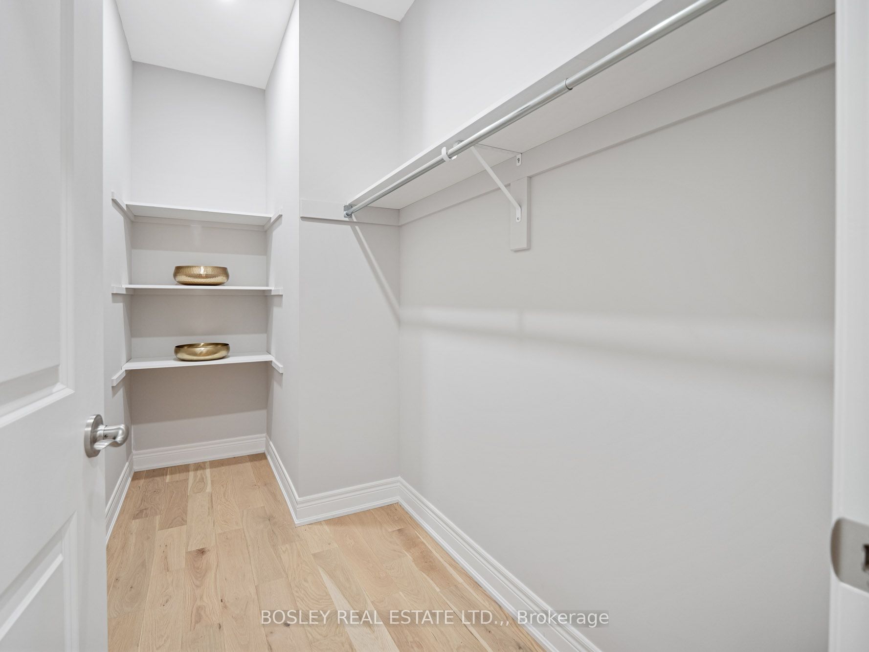 505 Royal Ridge Drive Property Photo 22