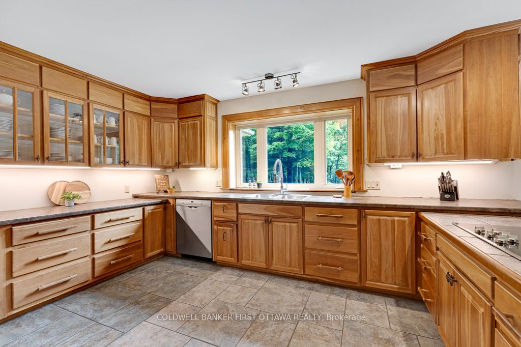 139 Sheil Drive Property Photo 12