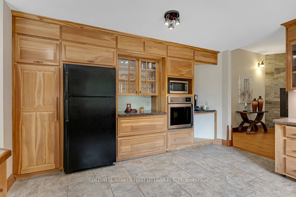 139 Sheil Drive Property Photo 13