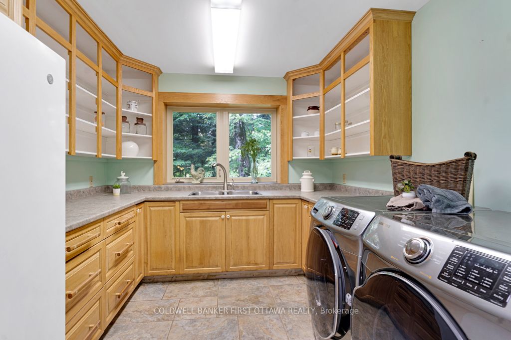 139 Sheil Drive Property Photo 16