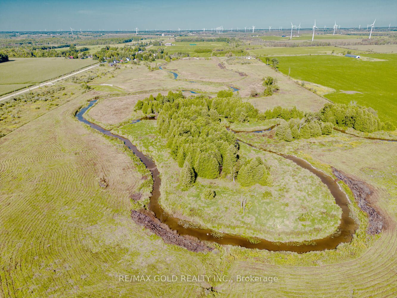 681050 260 Side Road Property Photo 4
