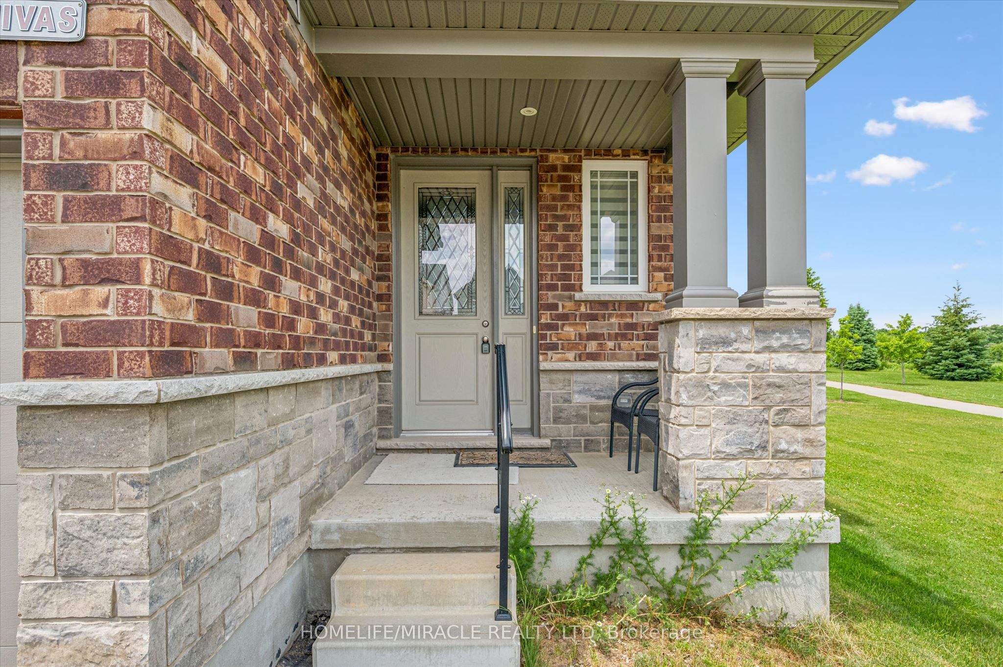 153 Rivertrail Avenue Property Photo 3