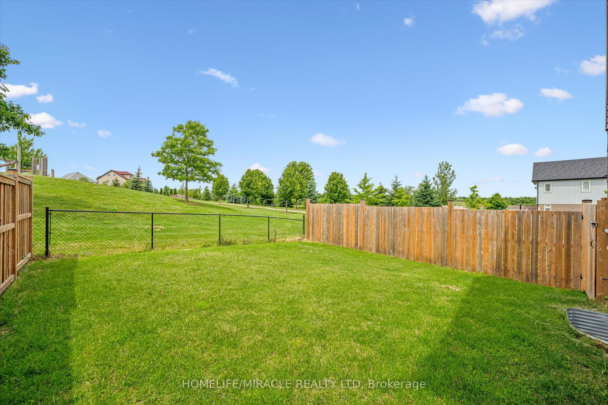 153 Rivertrail Avenue Property Photo 34