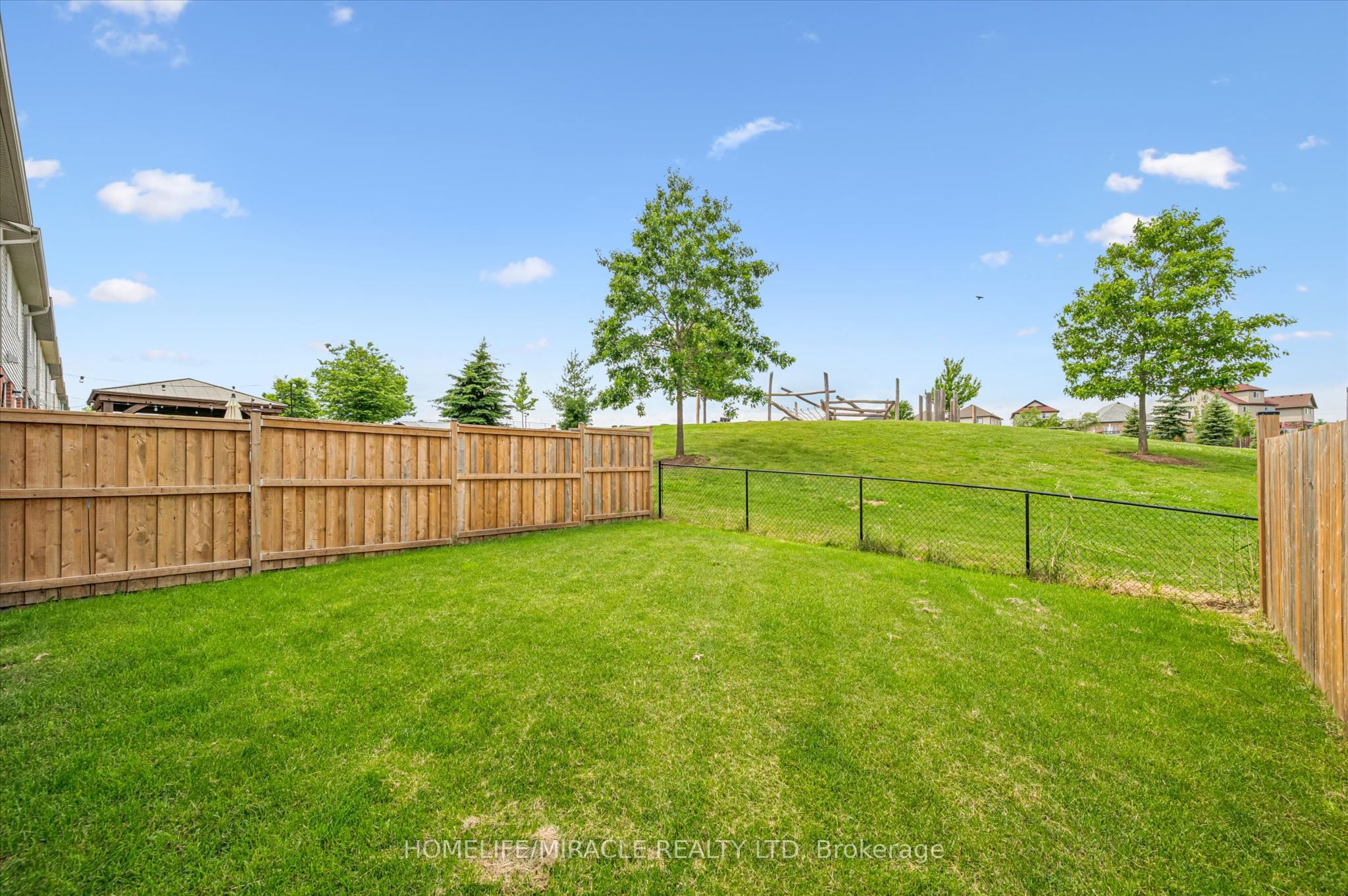 153 Rivertrail Avenue Property Photo 35