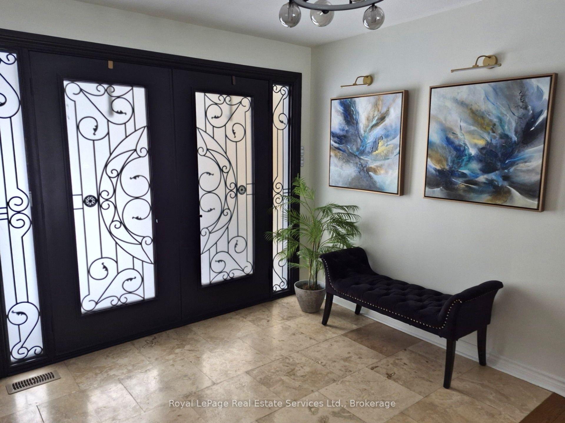 184 Dundas Street E Property Photo 6