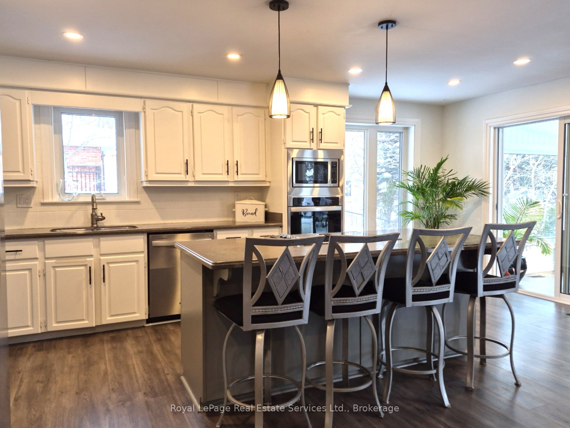 184 Dundas Street E Property Photo 10