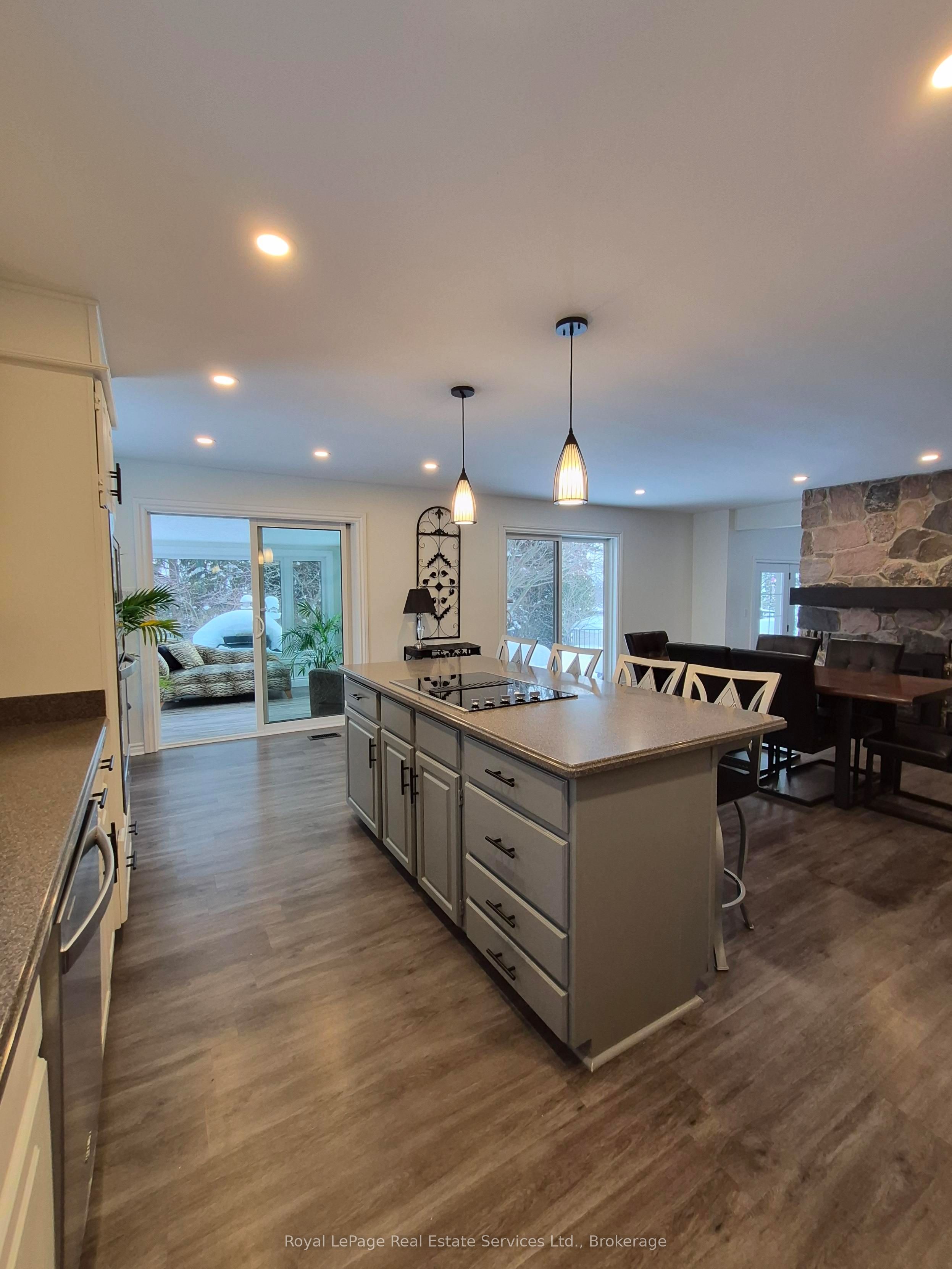 184 Dundas Street E Property Photo 11