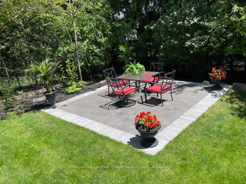 184 Dundas Street E Property Photo 35