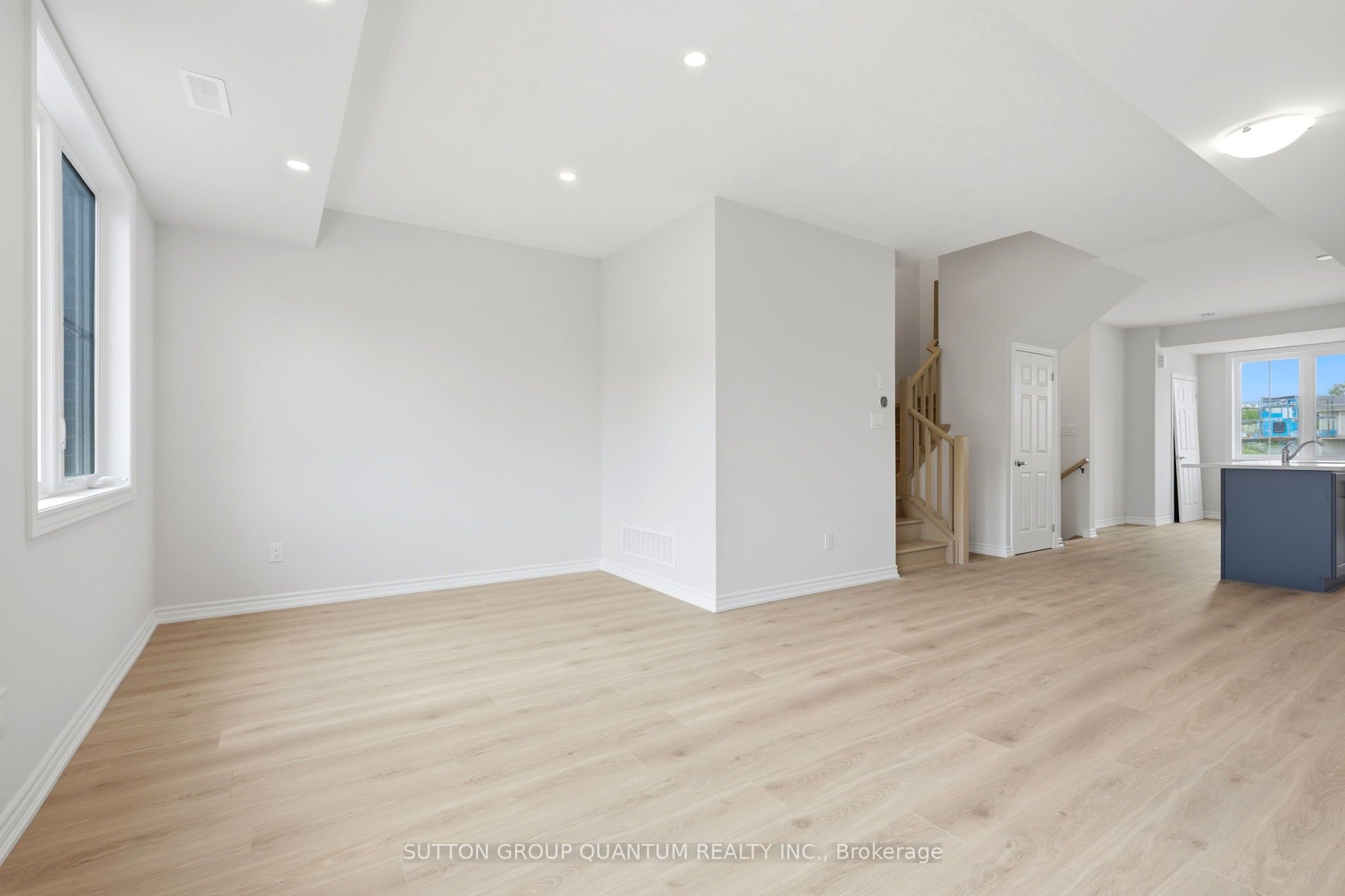 677 Park Road N 70 Property Photo 15