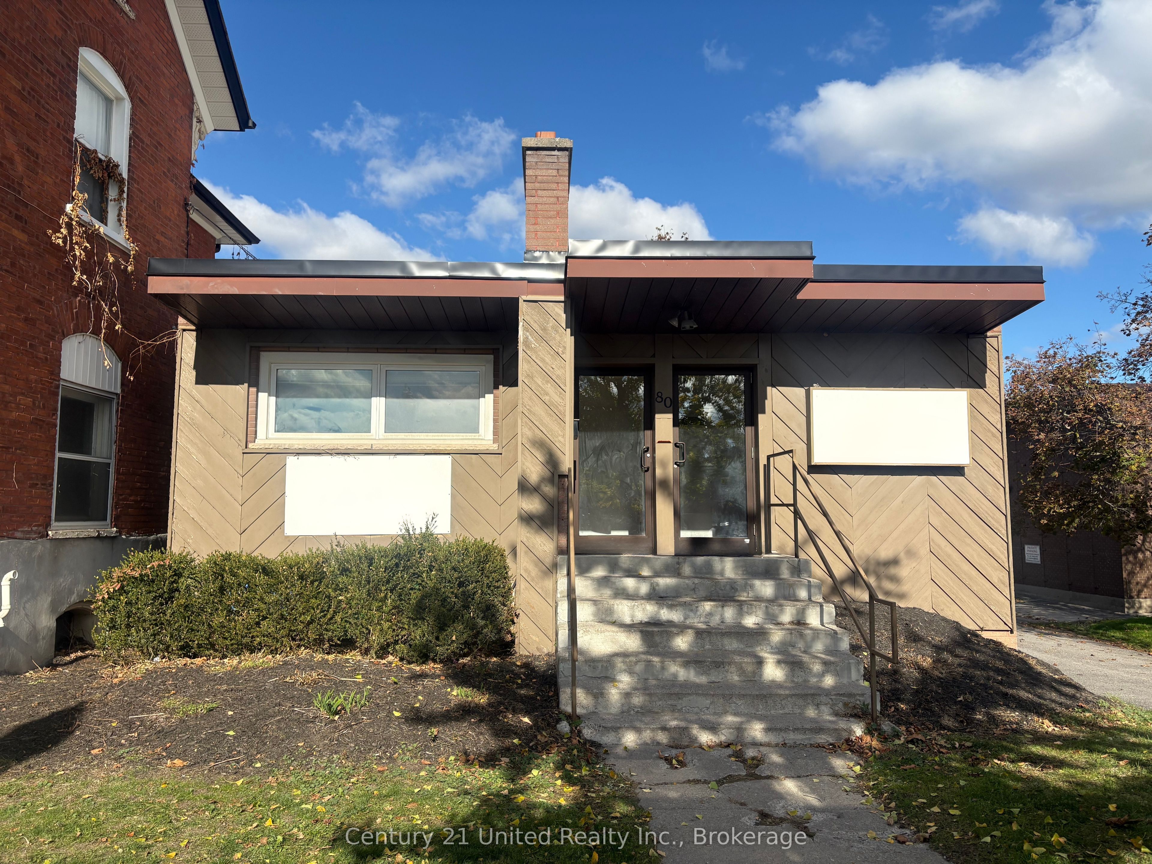 80 Hunter Street E Property Photo 1