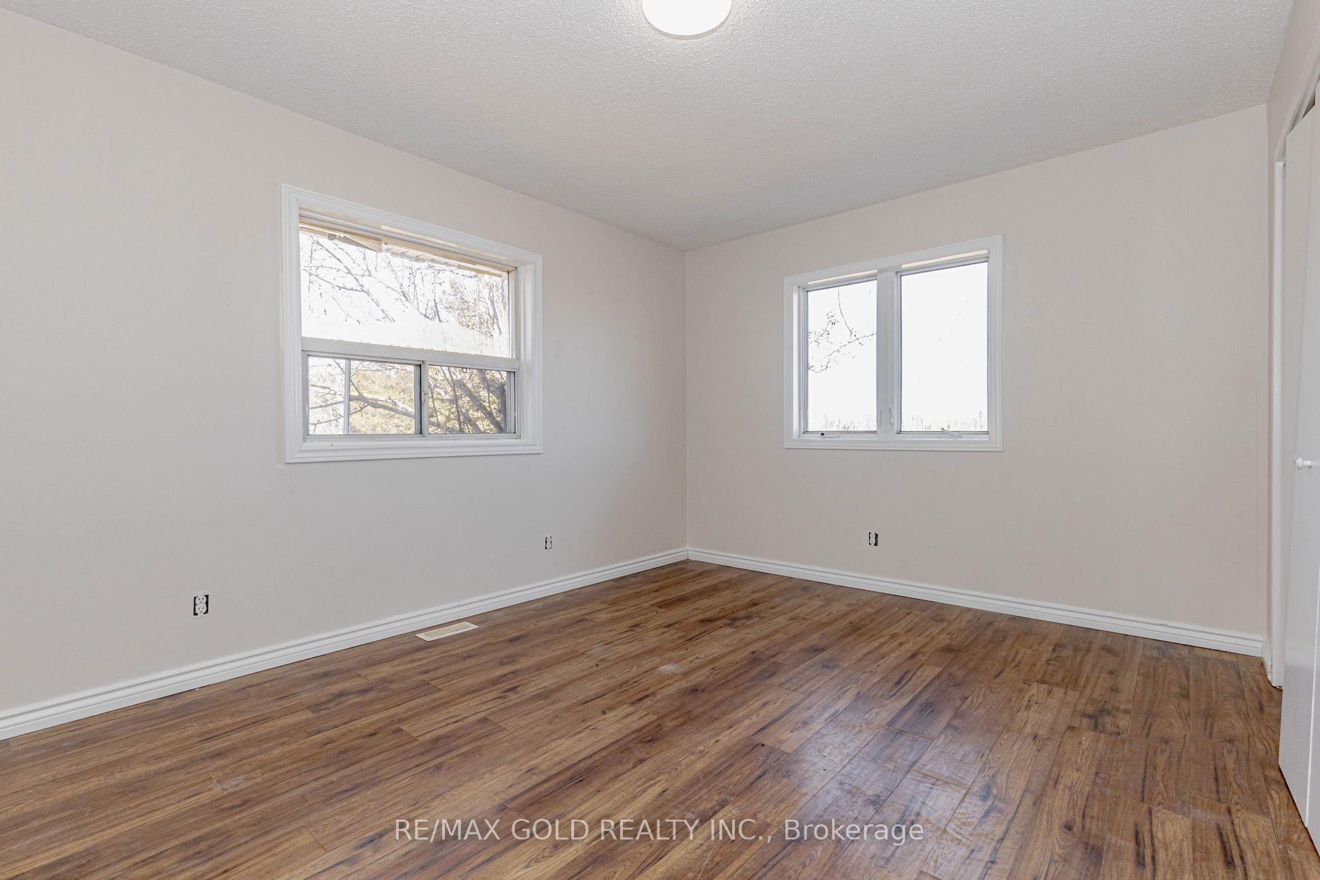 255505 9th Line Property Photo 24