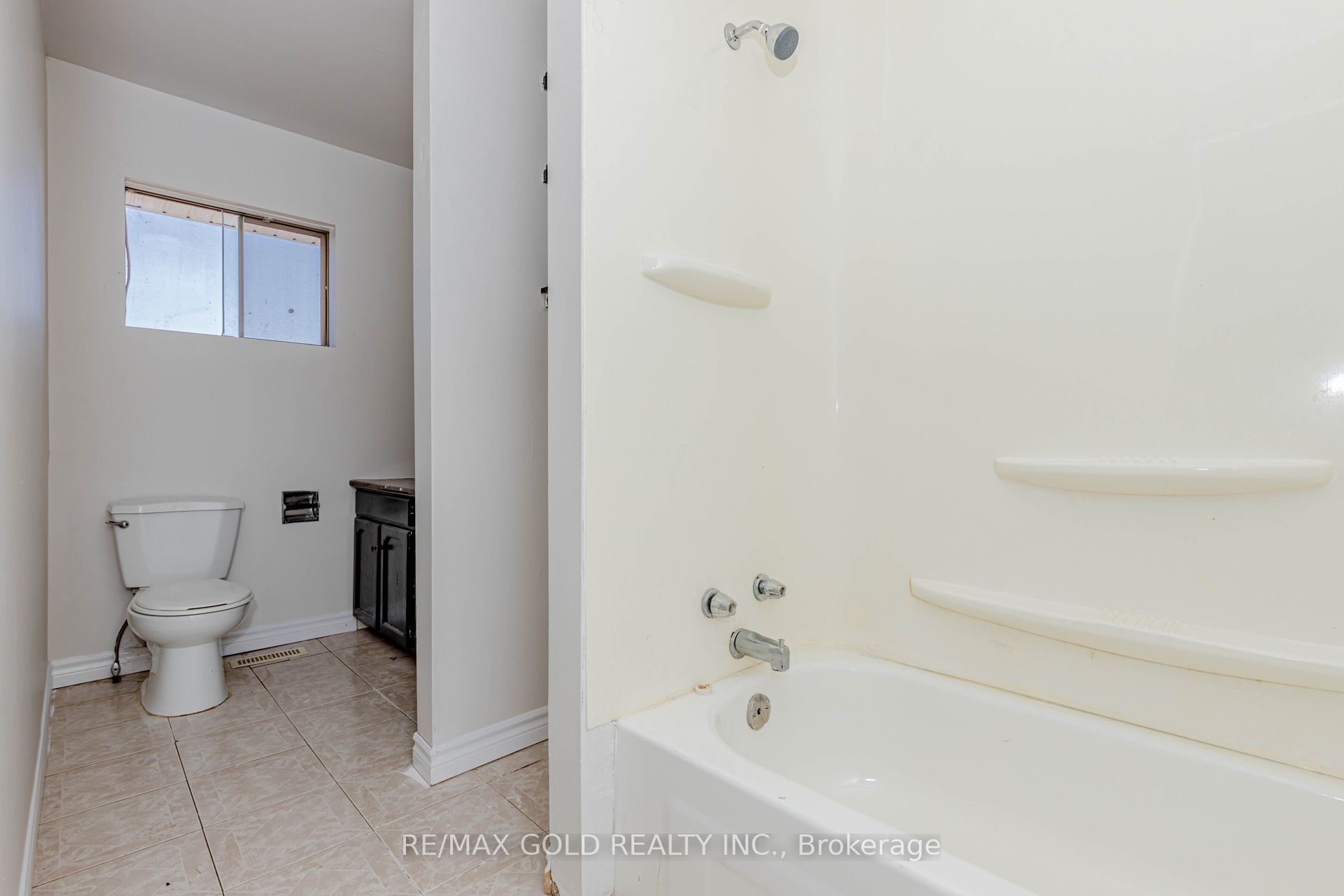 255505 9th Line Property Photo 25