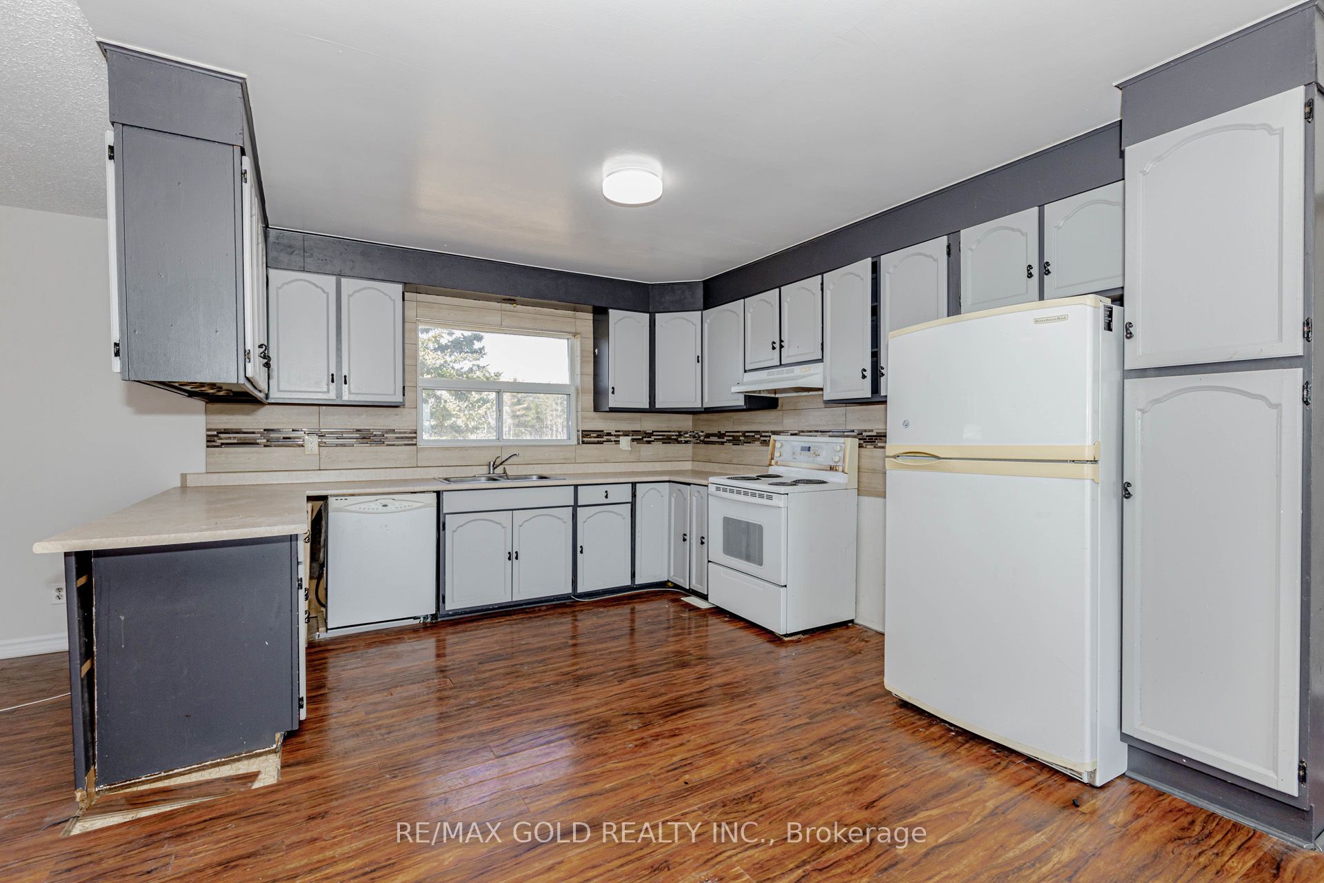255505 9th Line Property Photo 31