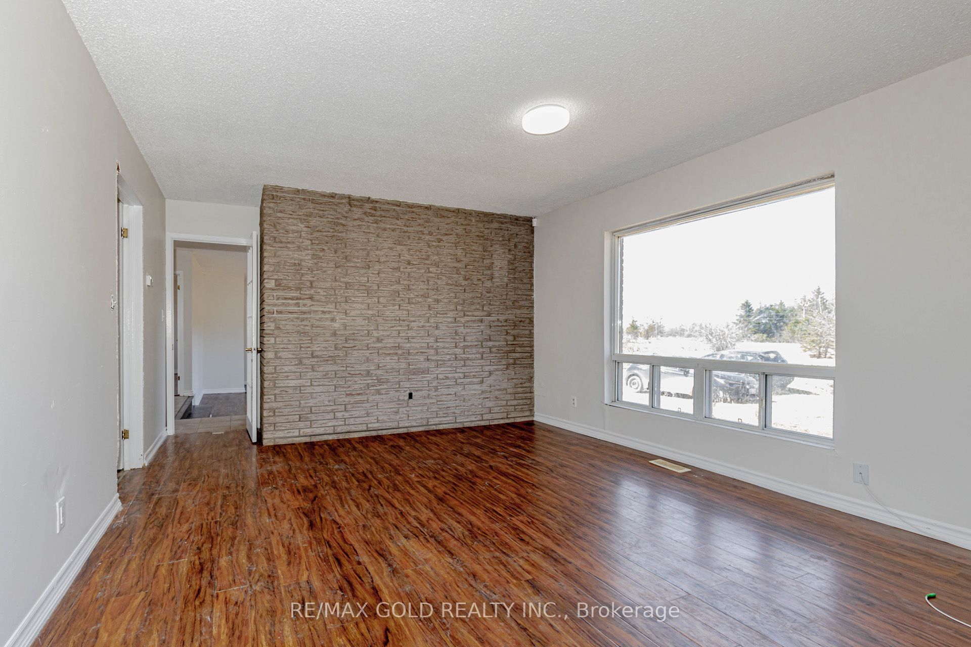 255505 9th Line Property Photo 32