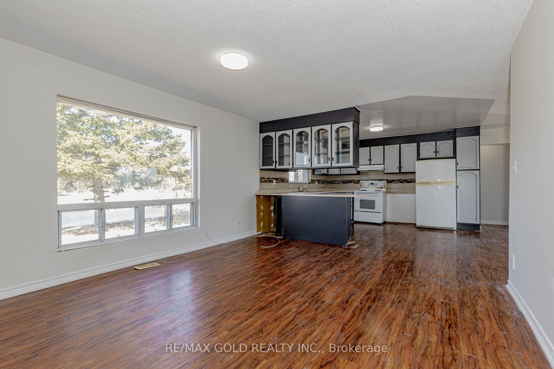 255505 9th Line Property Photo 33