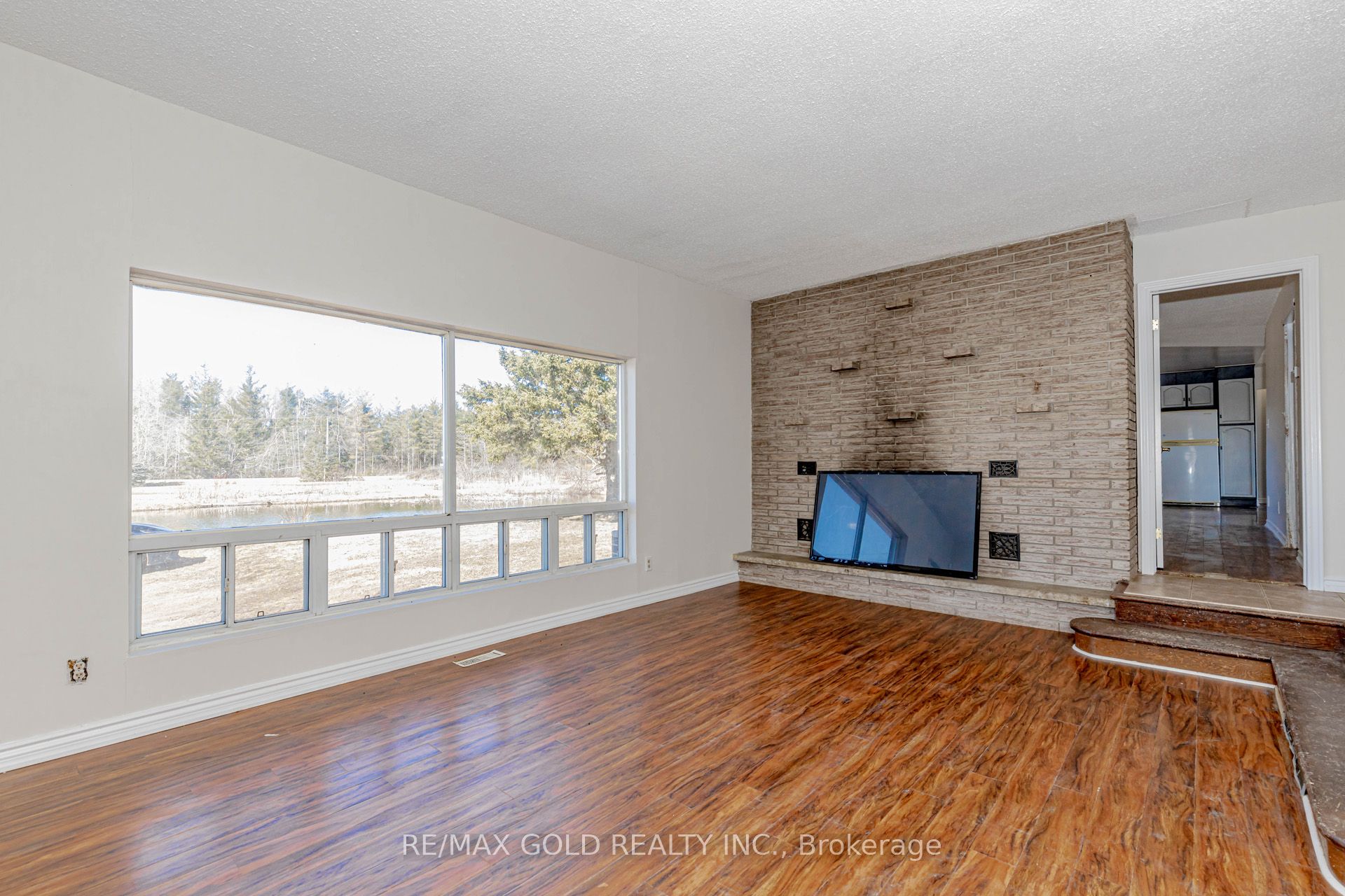 255505 9th Line Property Photo 39