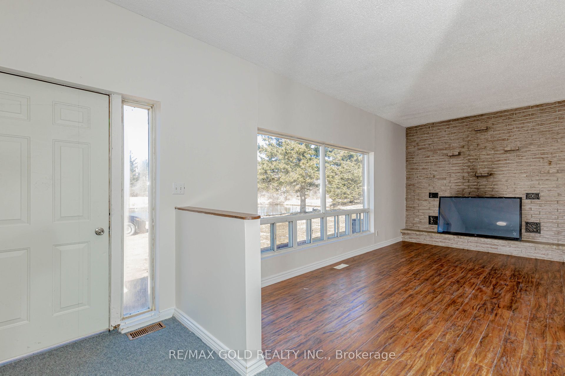 255505 9th Line Property Photo 40