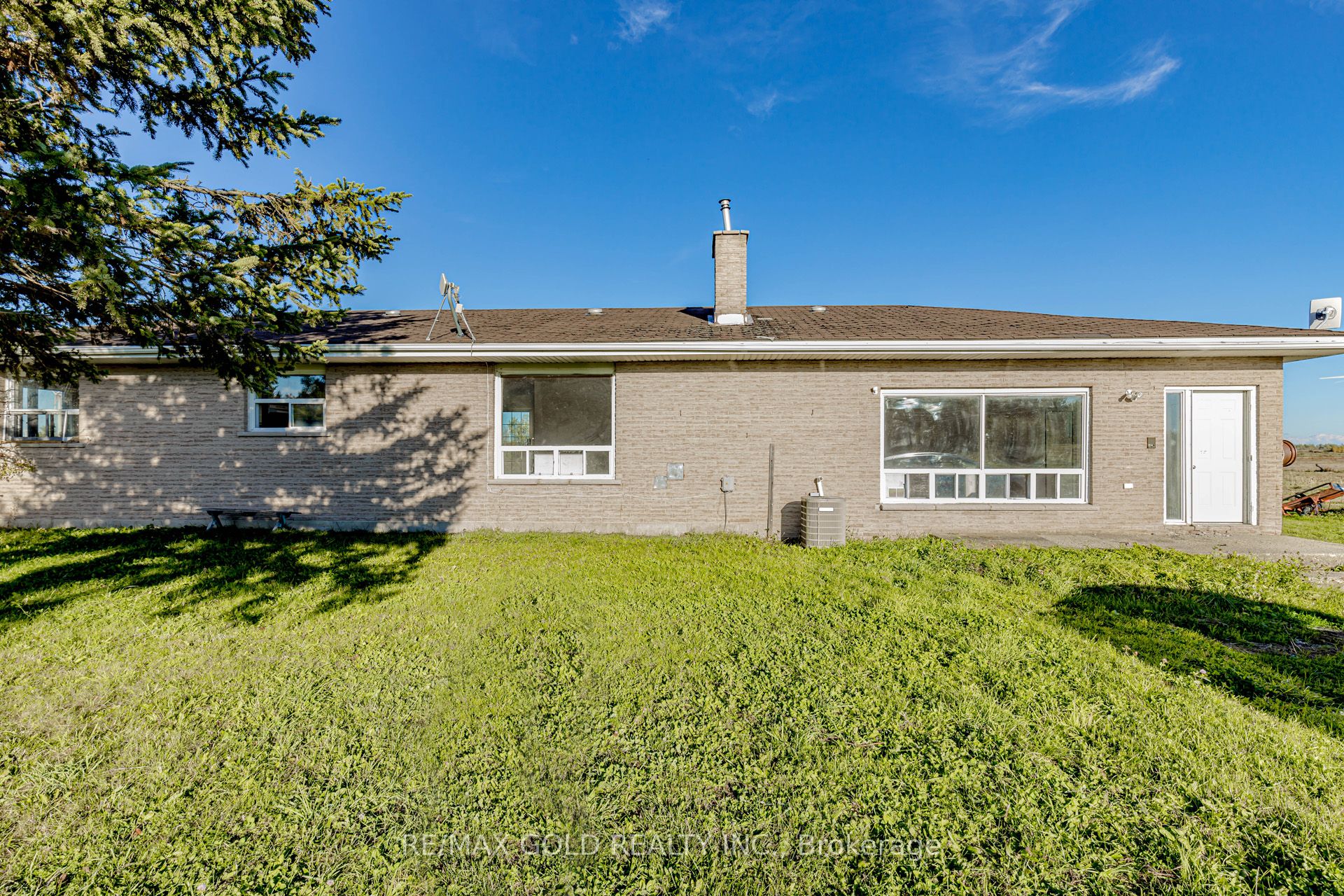 255505 9th Line Property Photo 43