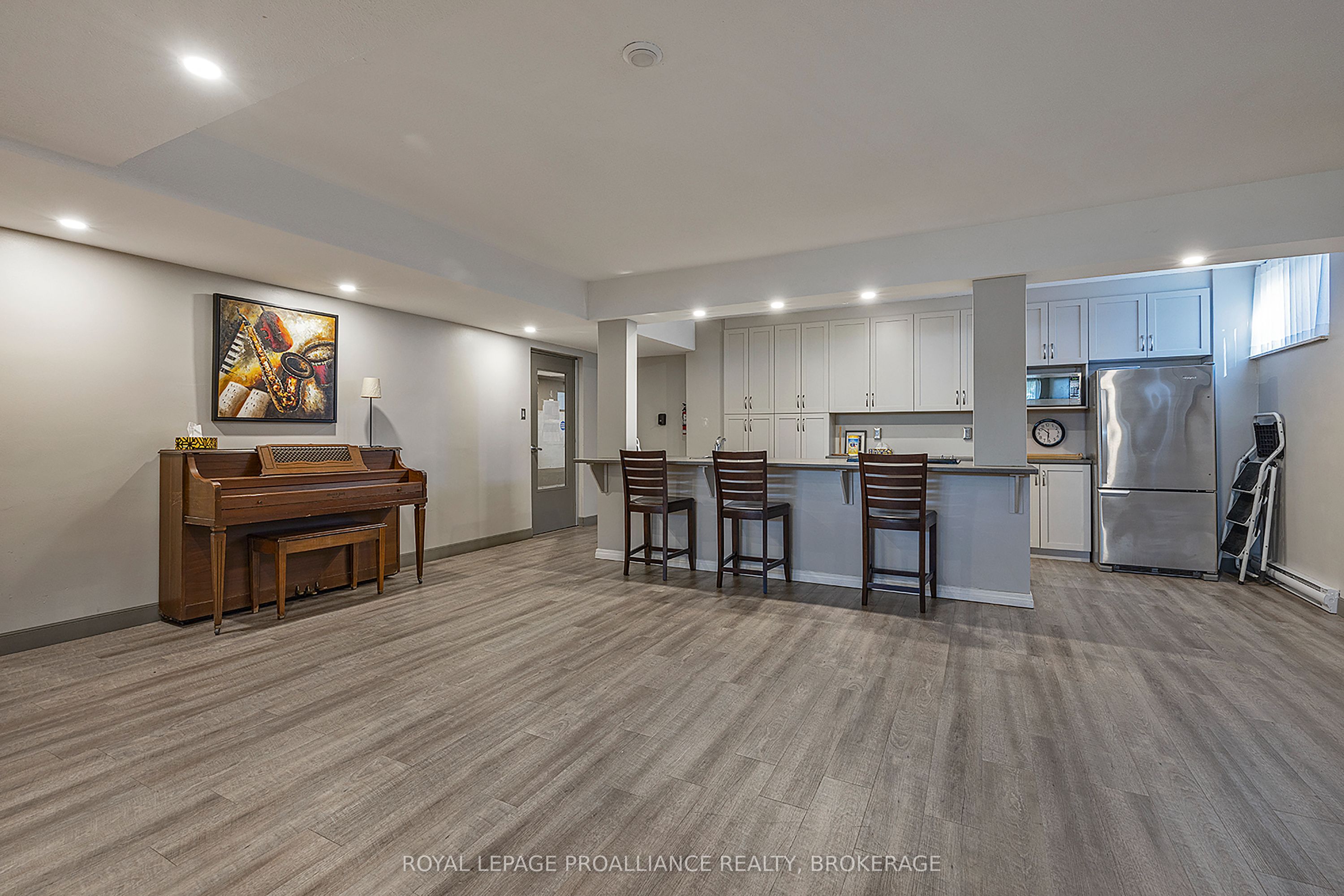 2 Mowat Avenue 806 Property Photo 10