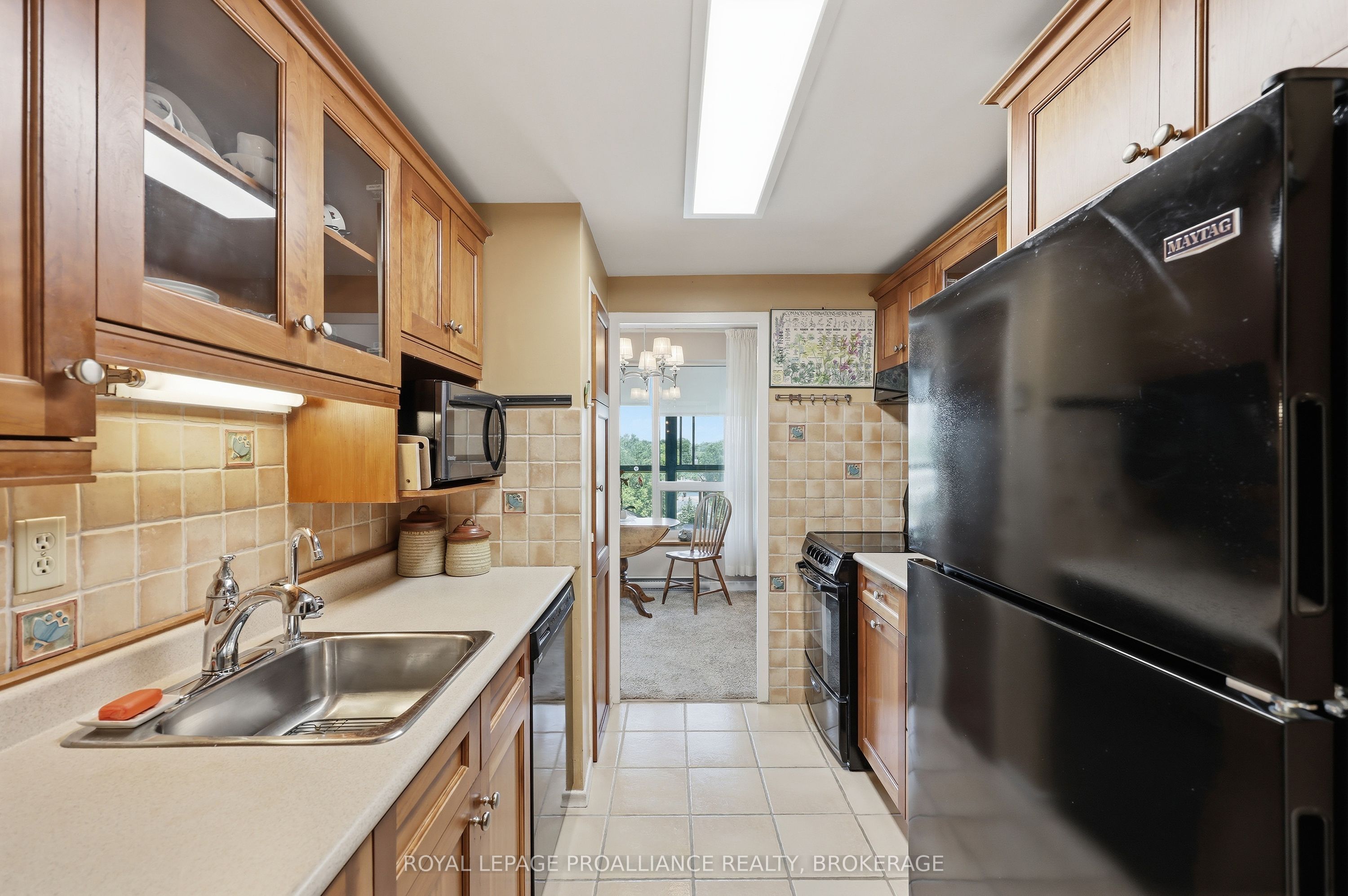 2 Mowat Avenue 806 Property Photo 14