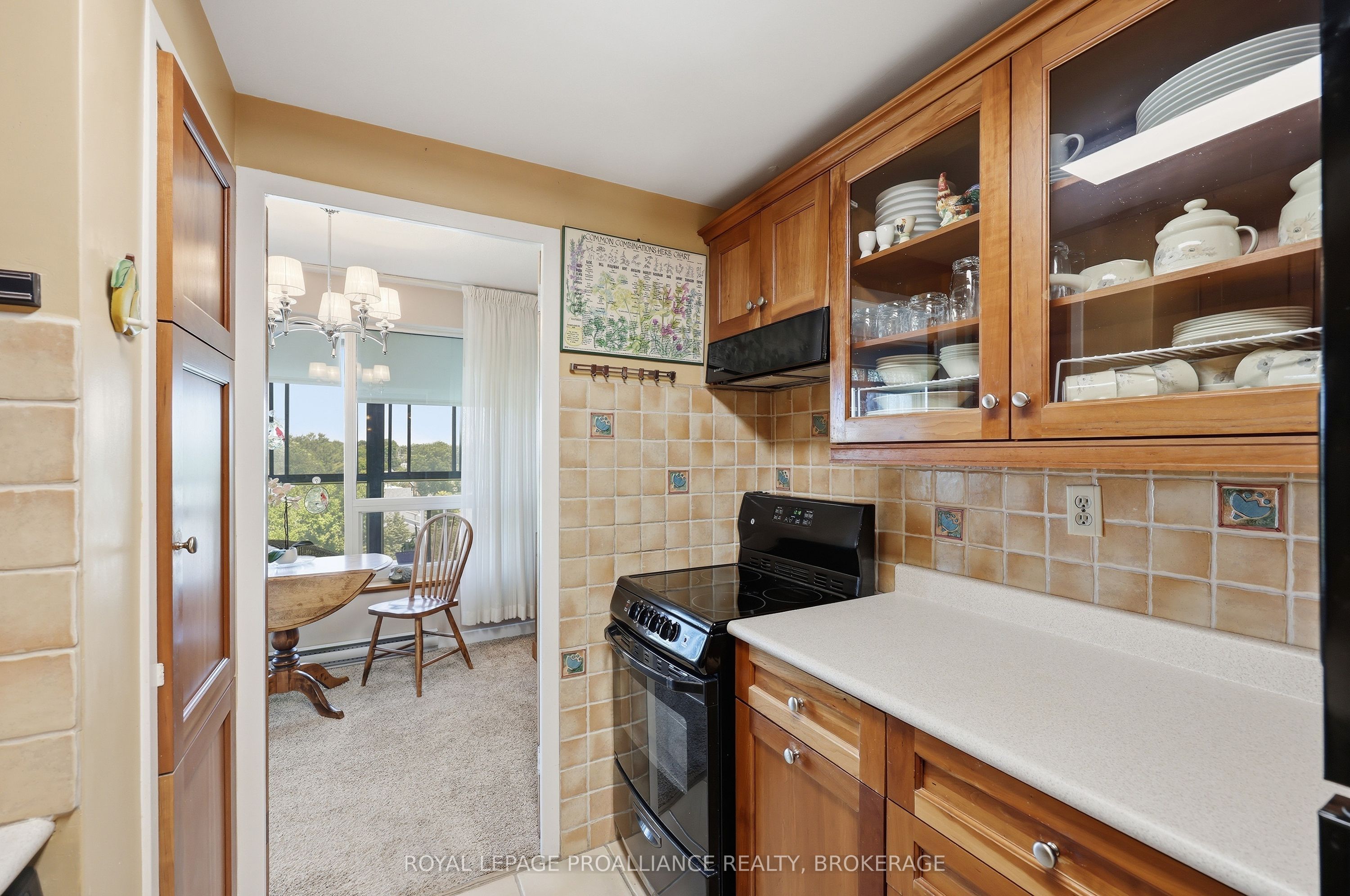 2 Mowat Avenue 806 Property Photo 15