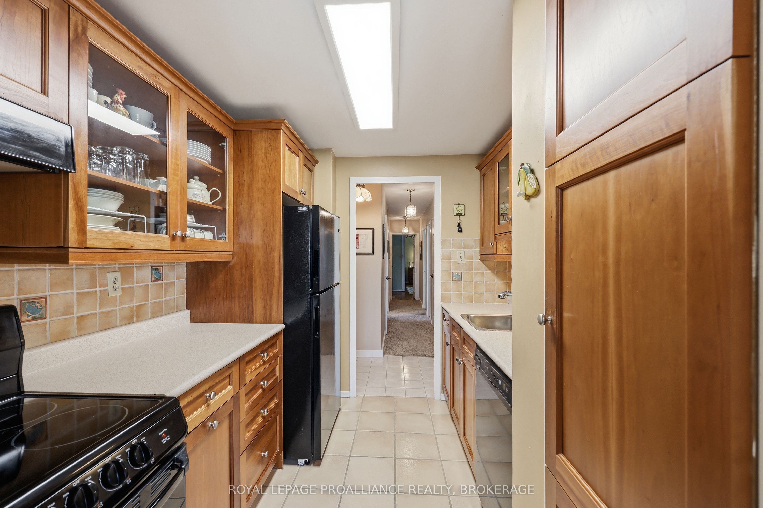 2 Mowat Avenue 806 Property Photo 16