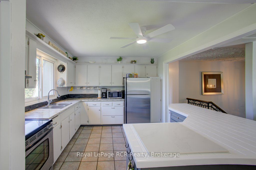 15 Booth Street E Property Photo 15