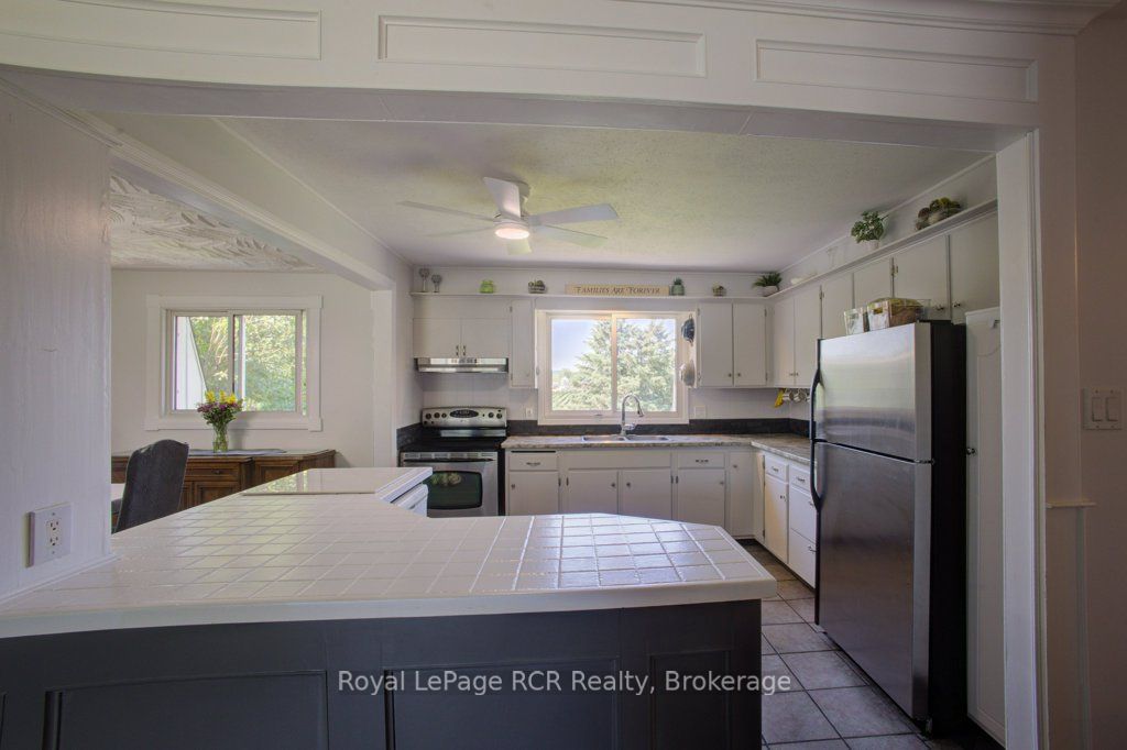 15 Booth Street E Property Photo 16