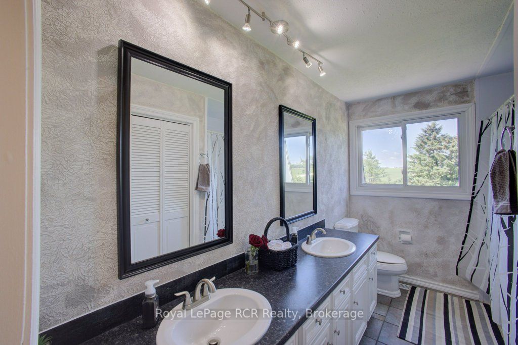 15 Booth Street E Property Photo 20