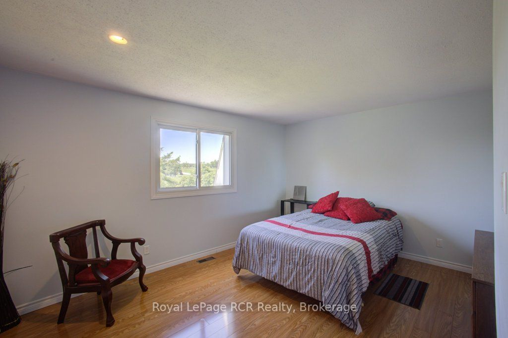 15 Booth Street E Property Photo 21