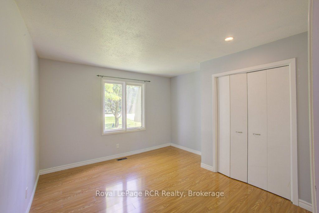 15 Booth Street E Property Photo 24