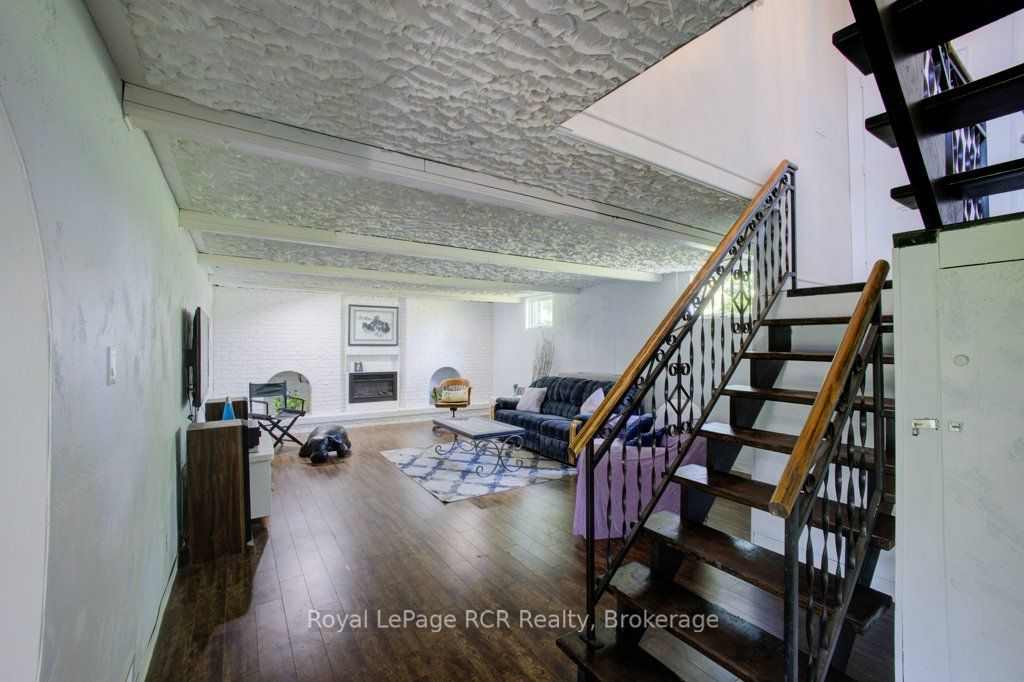 15 Booth Street E Property Photo 25