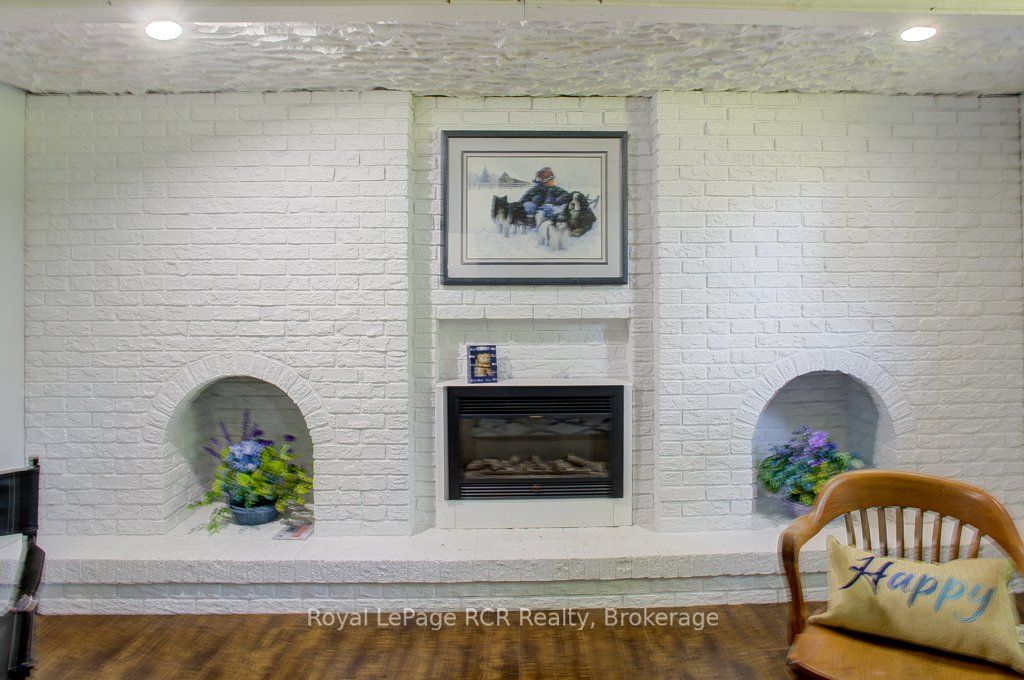15 Booth Street E Property Photo 28