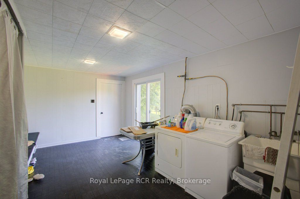 15 Booth Street E Property Photo 33