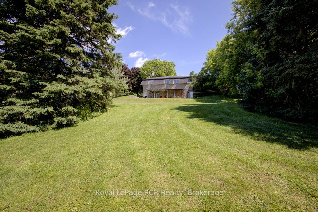 15 Booth Street E Property Photo 38