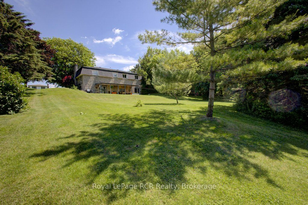 15 Booth Street E Property Photo 40