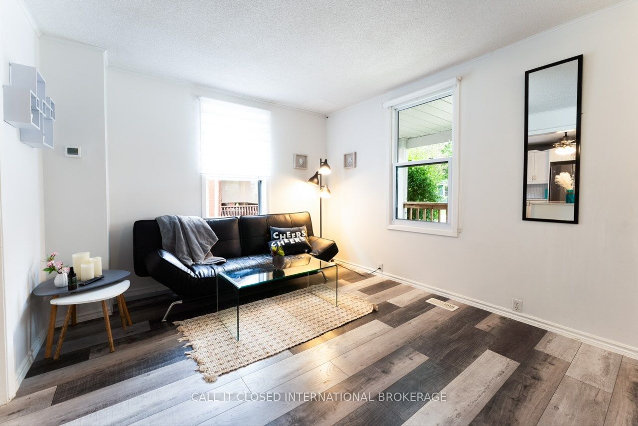 326 Smith Street Property Photo 5