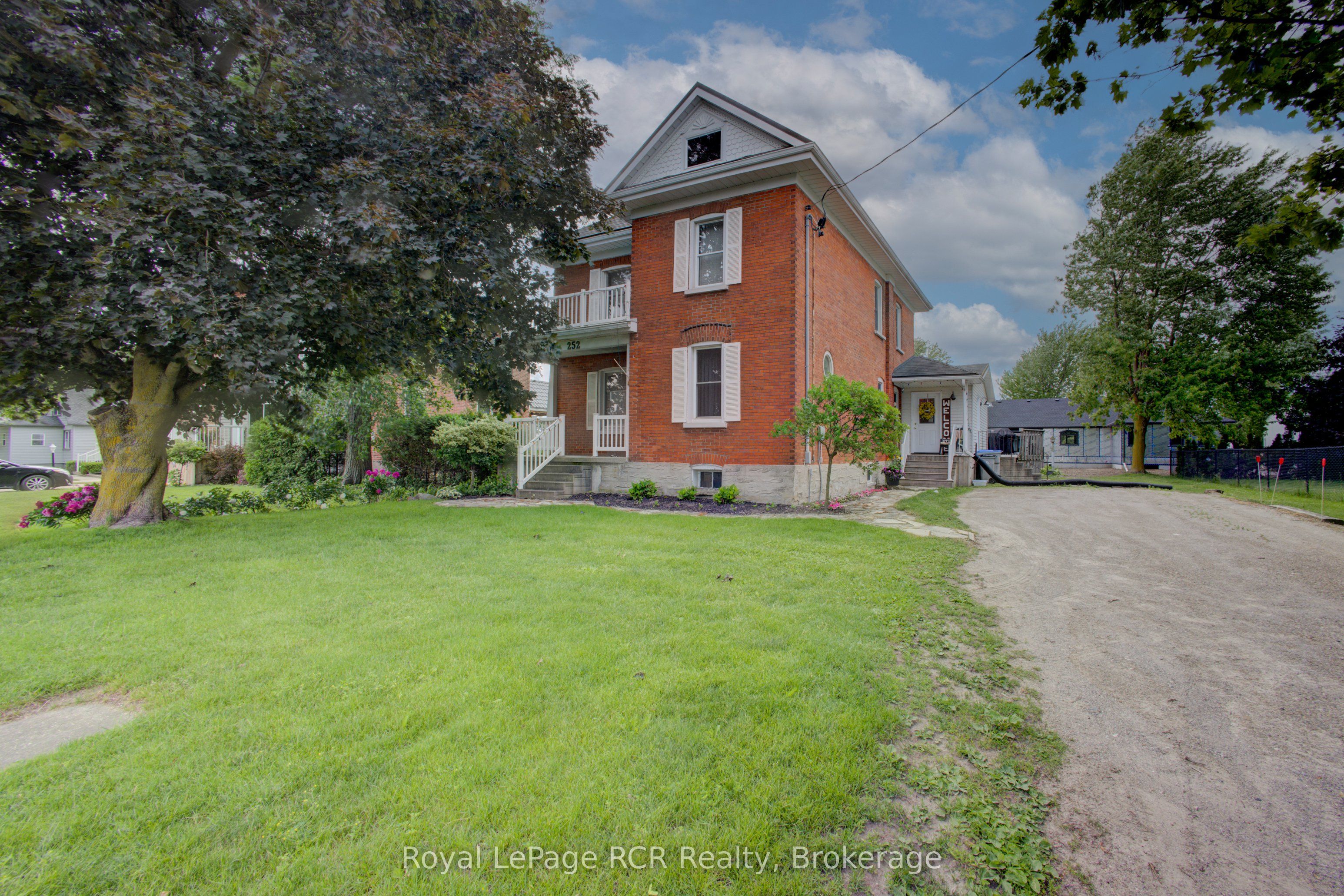 252 Main Street Property Photo 1