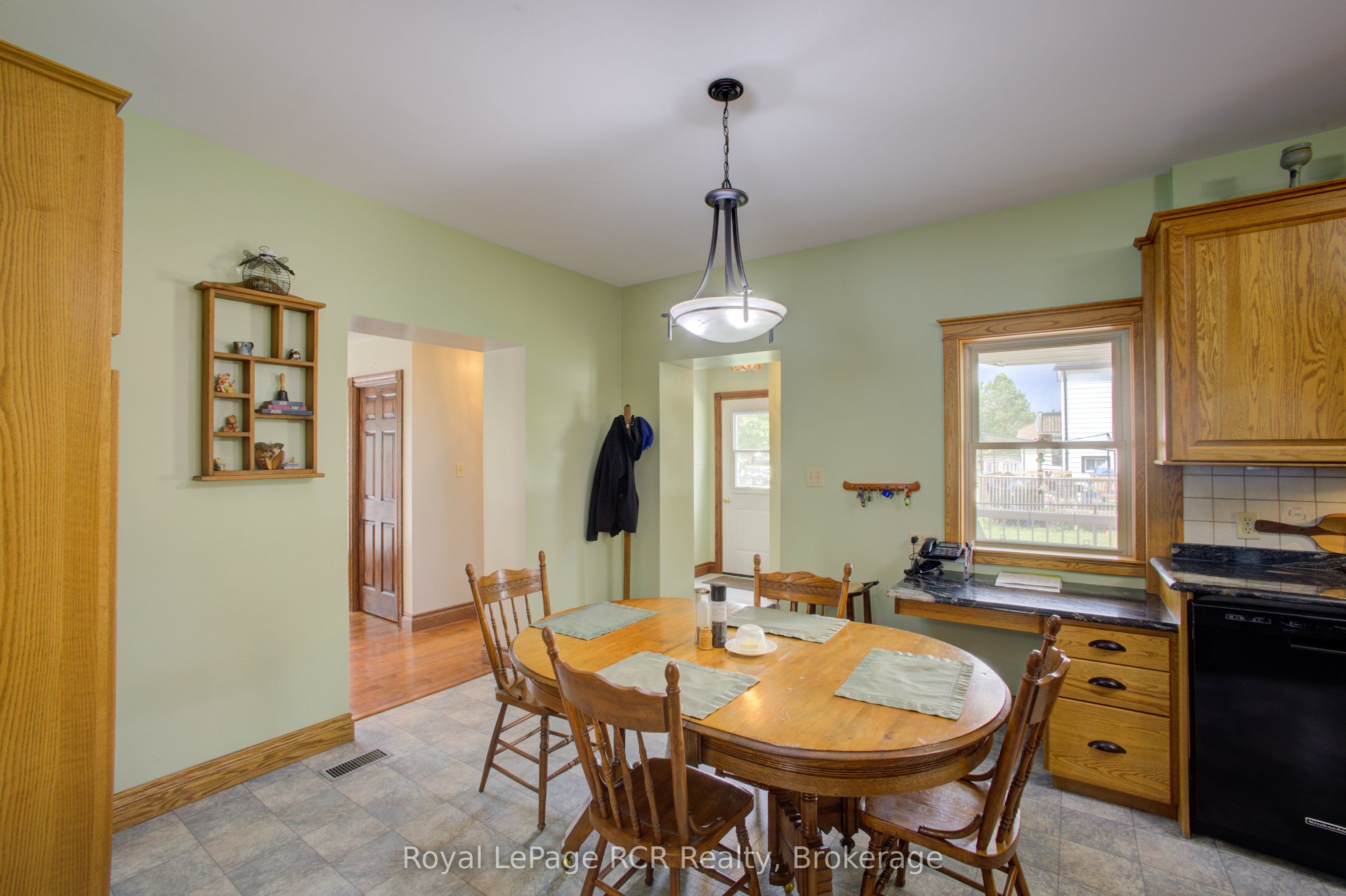 252 Main Street Property Photo 9
