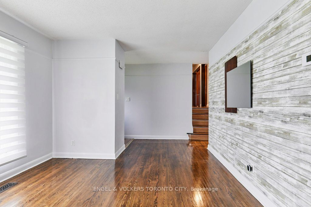 15 Lambert Drive Property Photo 4