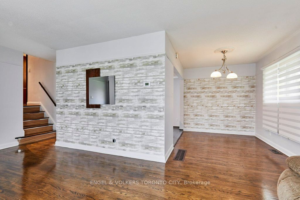 15 Lambert Drive Property Photo 6