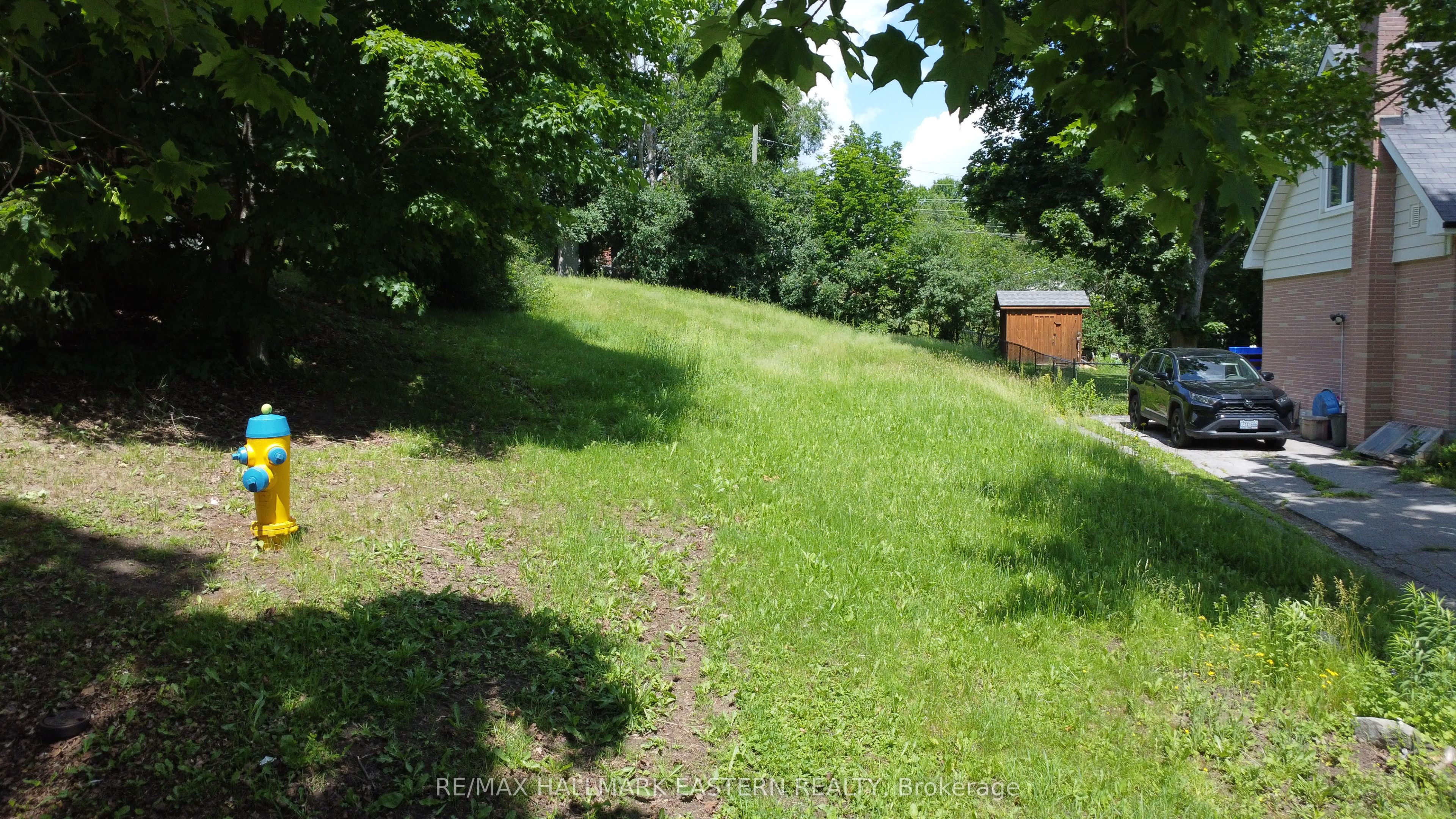 33 Greenhill Drive N Property Photo 6