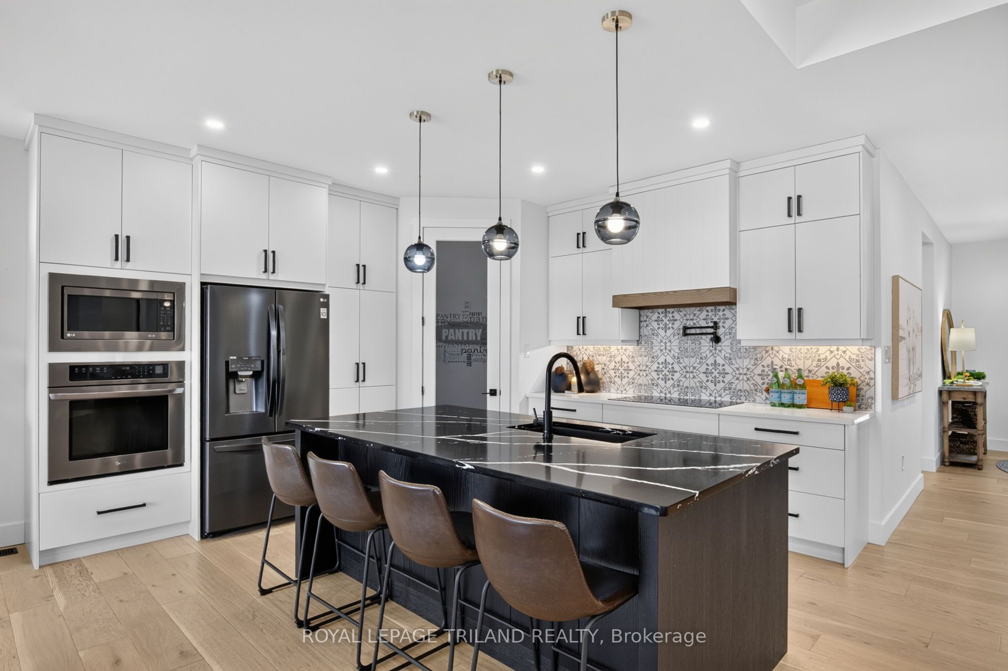 1757 Upper West Avenue Property Photo 15
