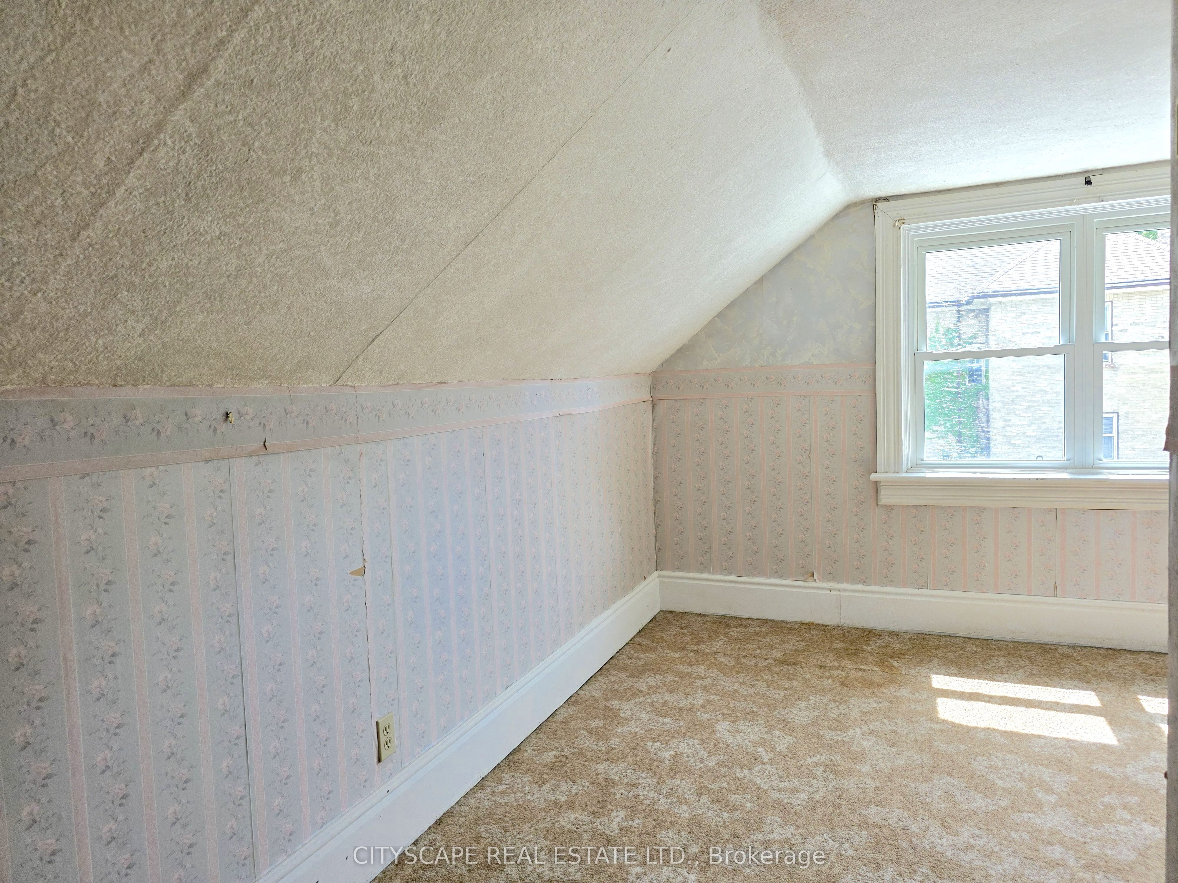 64 George Street S Property Photo 29