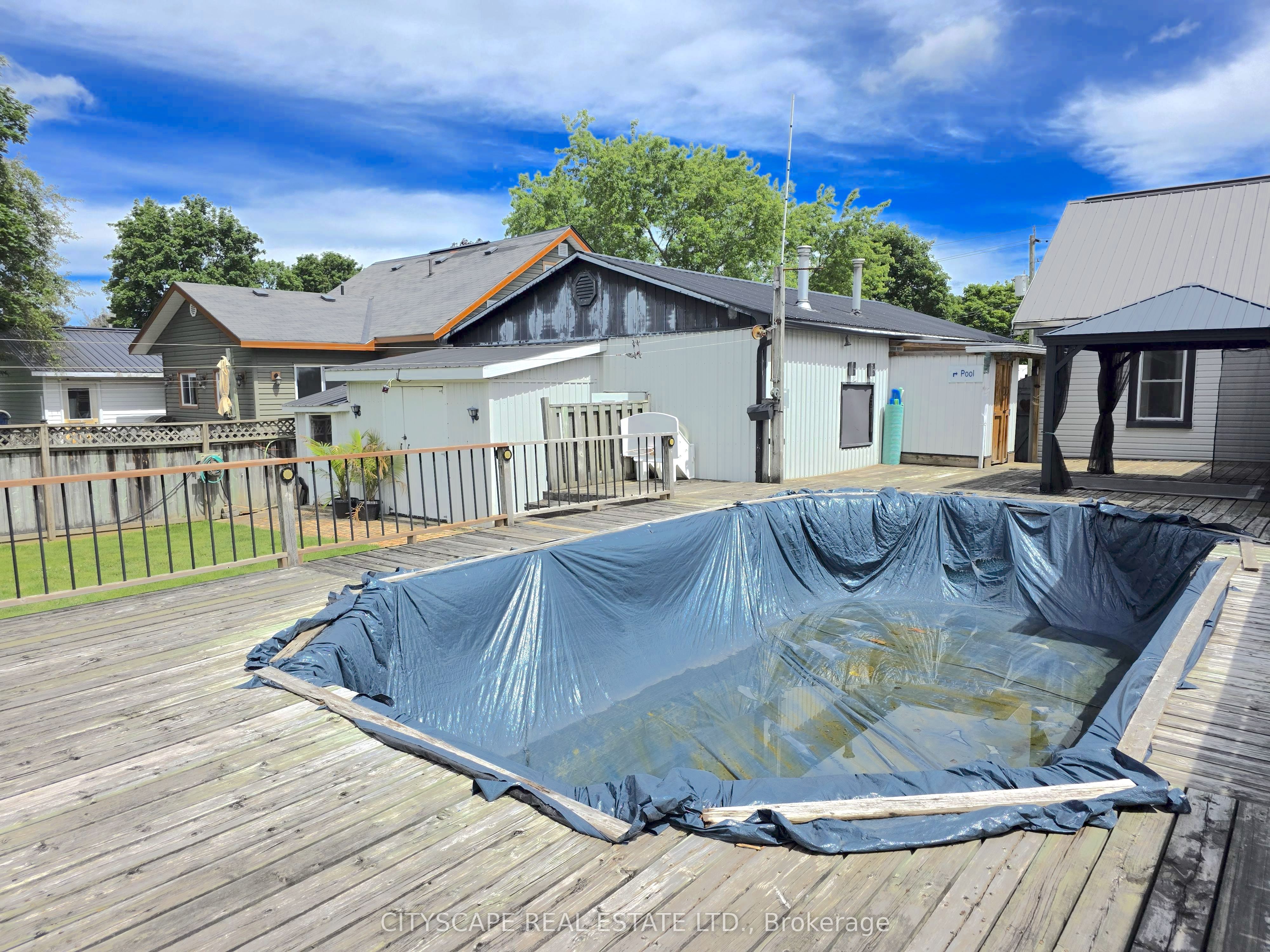 64 George Street S Property Photo 35