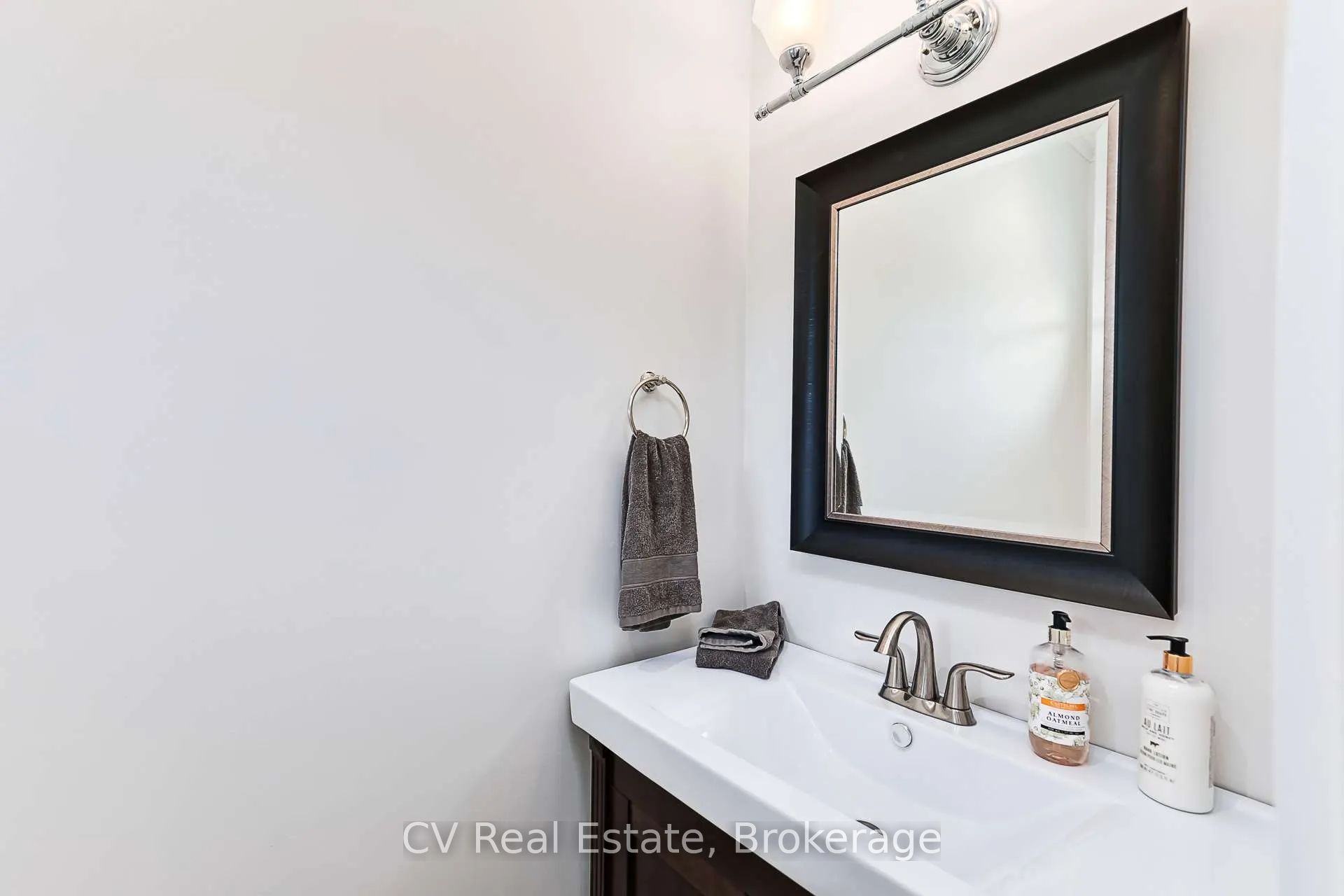 141 Snowbridge Way Property Photo 10