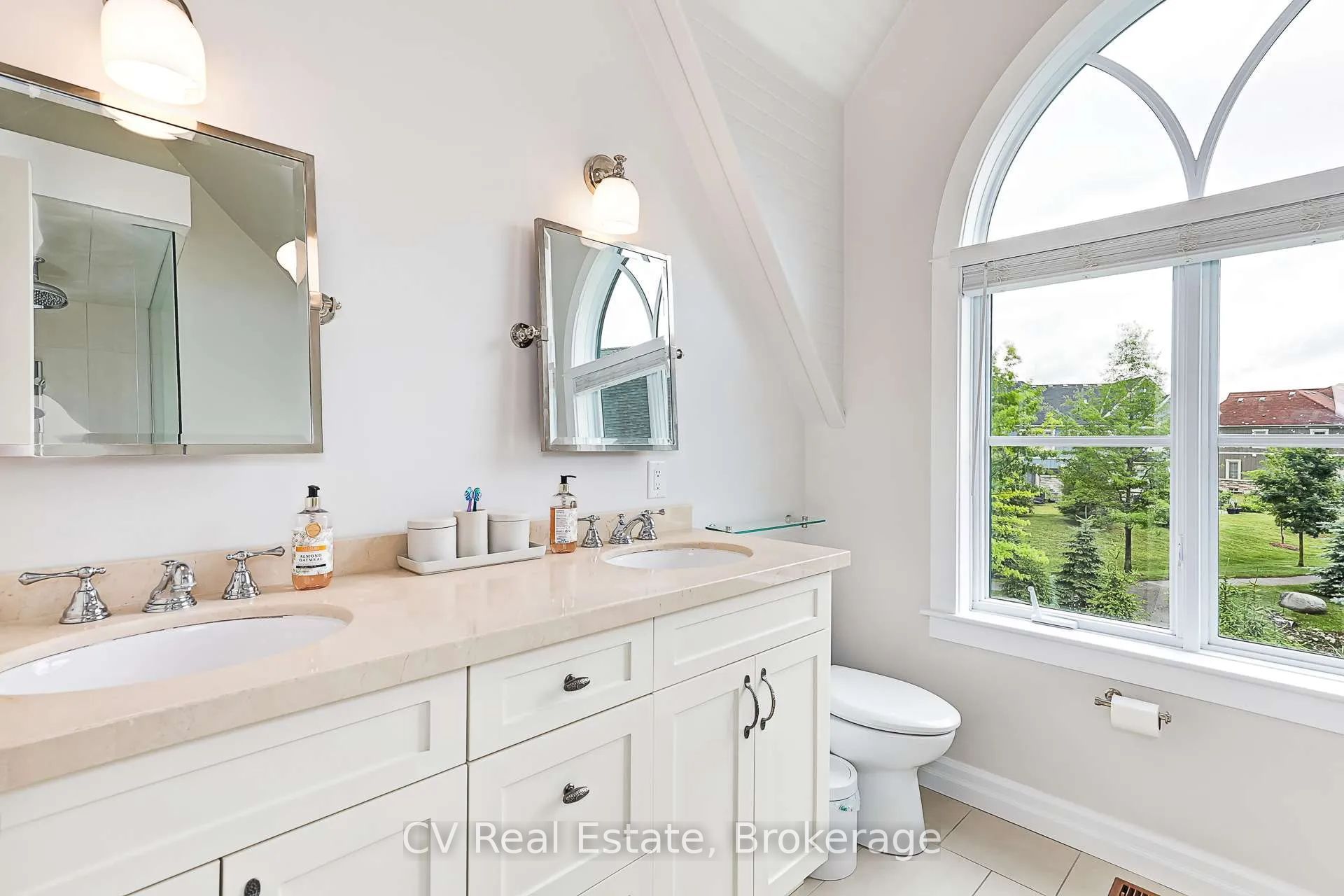 141 Snowbridge Way Property Photo 32