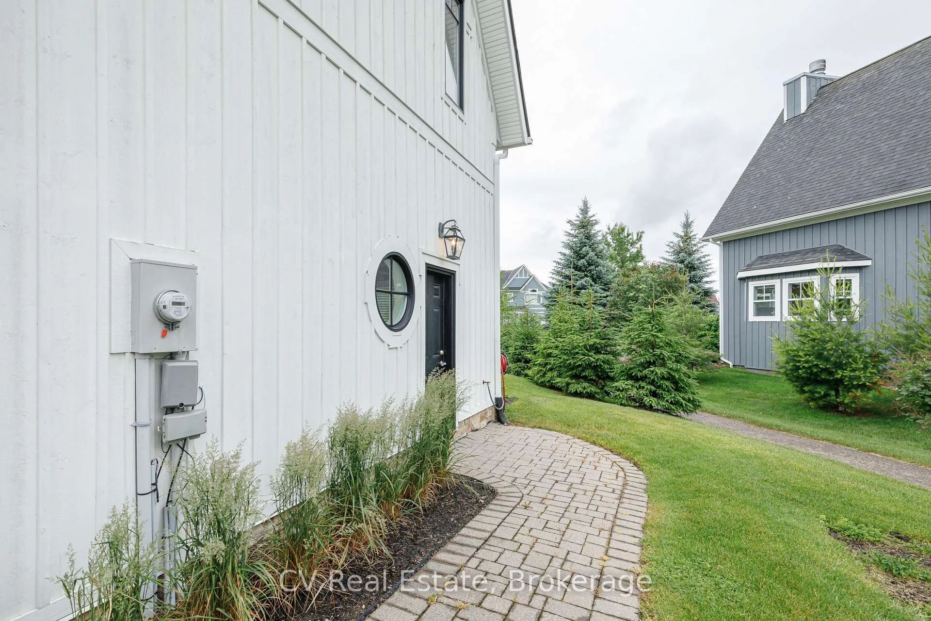 141 Snowbridge Way Property Photo 44